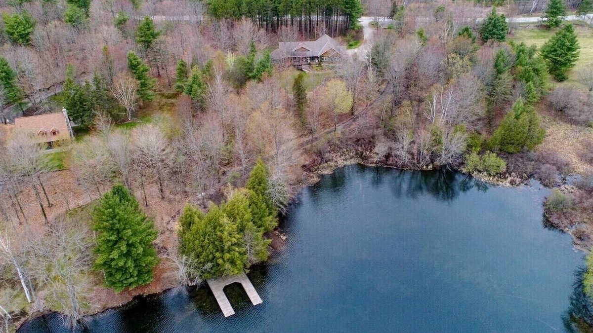 Rideau Lakes Cottage | Cozy cottage home close to nature includes game room, fitness equip, & Hot Tub.