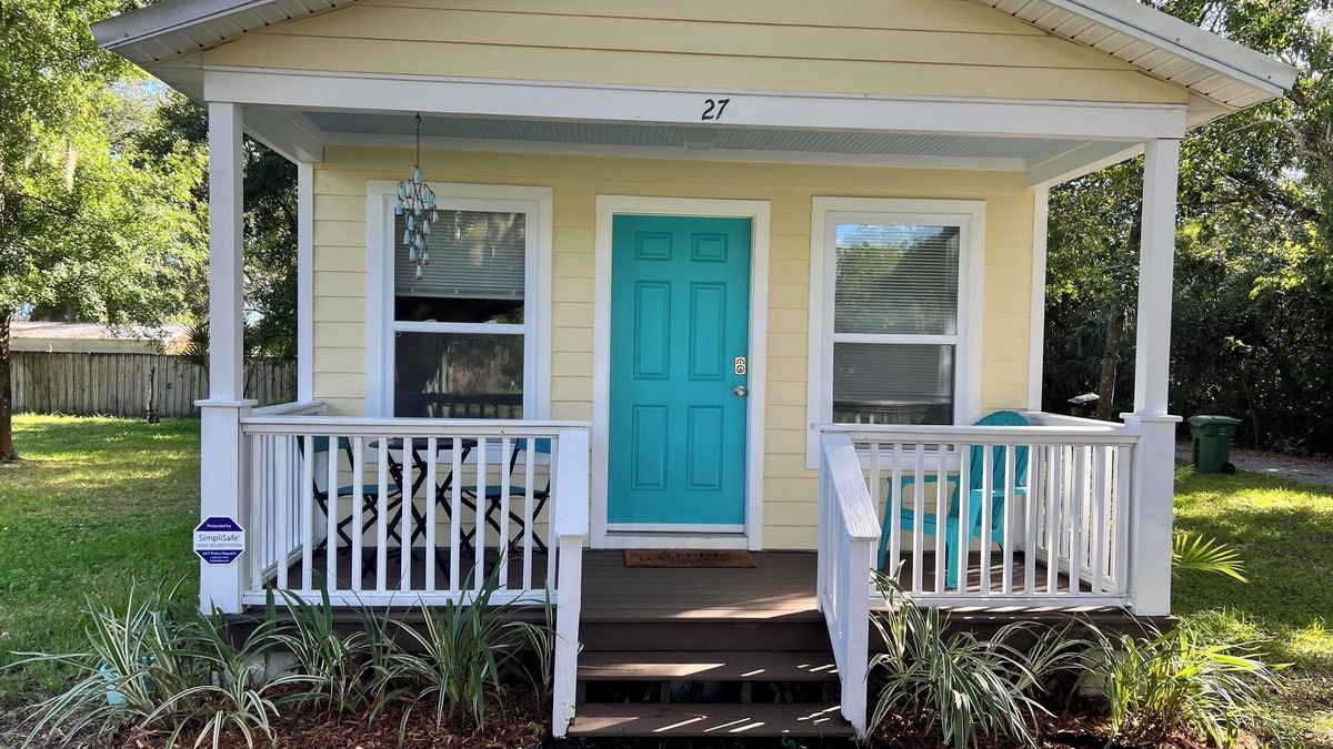St. Augustine House | Cozy cottage in a cute neighborhood with parking, close to historic downtown!