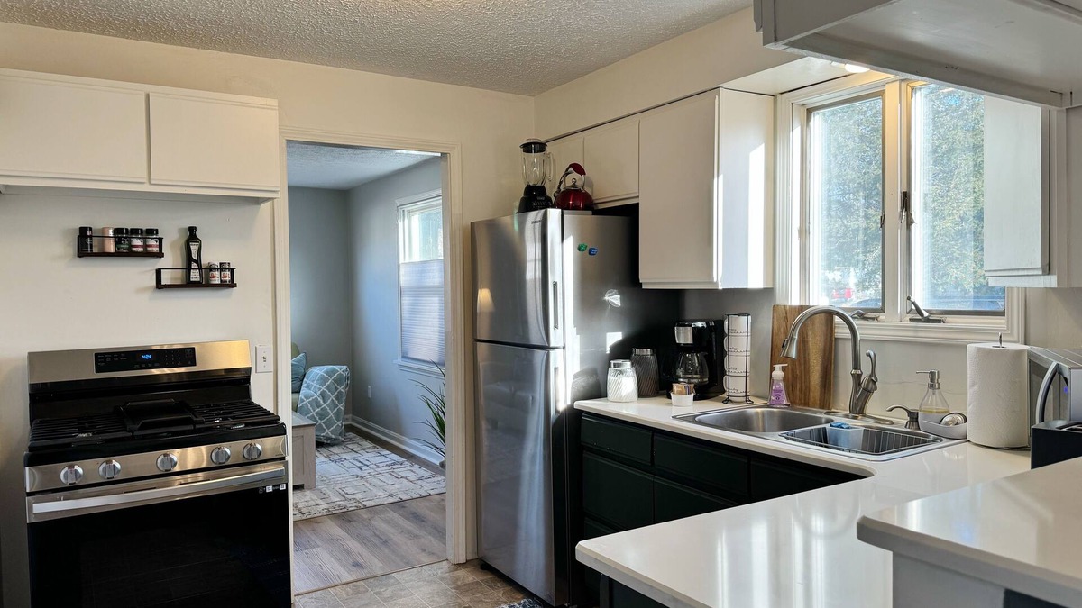 Avon Lake House | Cozy Cottage in Avon Lake, OH. Pet Friendly!