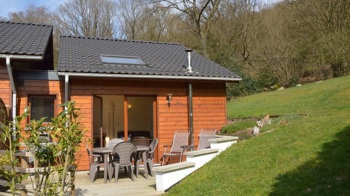 Aywaille House | Cozy Cottage in Aywaille with Valley View