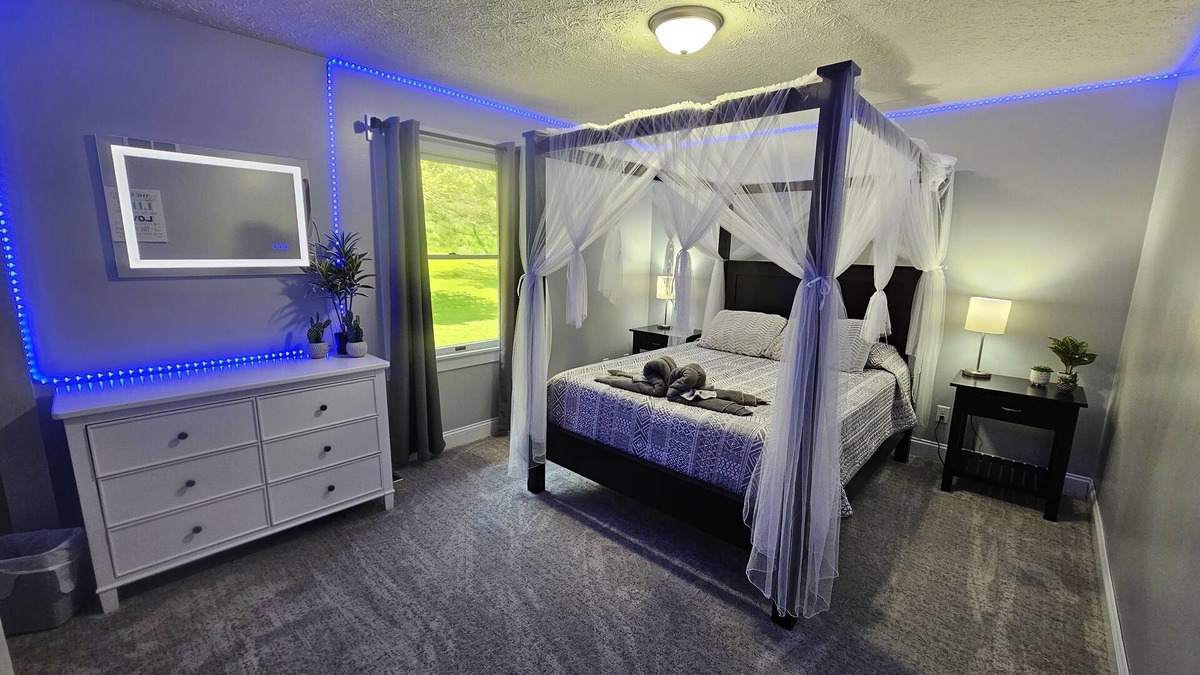 Lakeville Cottage | Cozy Cottage in Between Mohican and Amish Country