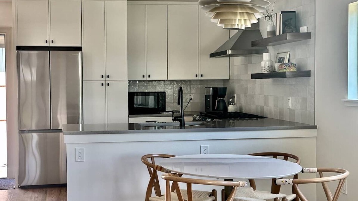 North Loop House | Cozy cottage in Central Austin for the whole family
