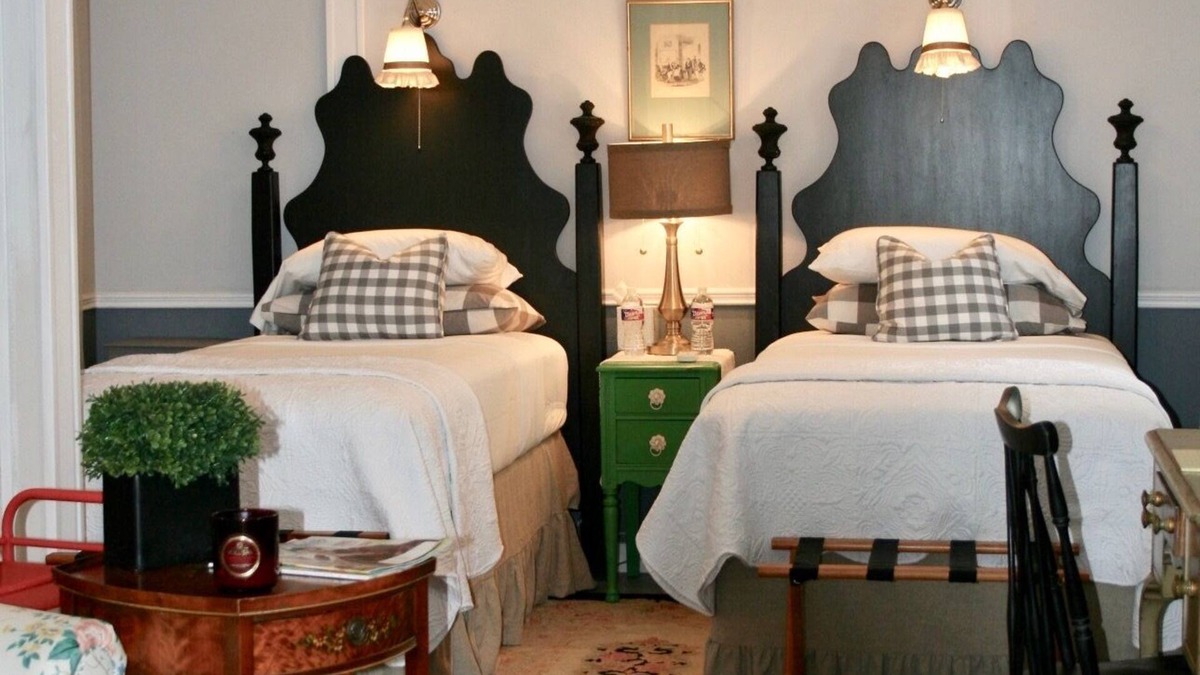 Tyler Cottage | Cozy Cottage In Historical District-Monthly Rental Only