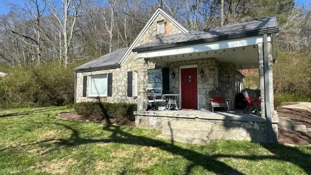 Franklin Cottage | Cozy Cottage in Leiper’s Fork, Franklin, TN.