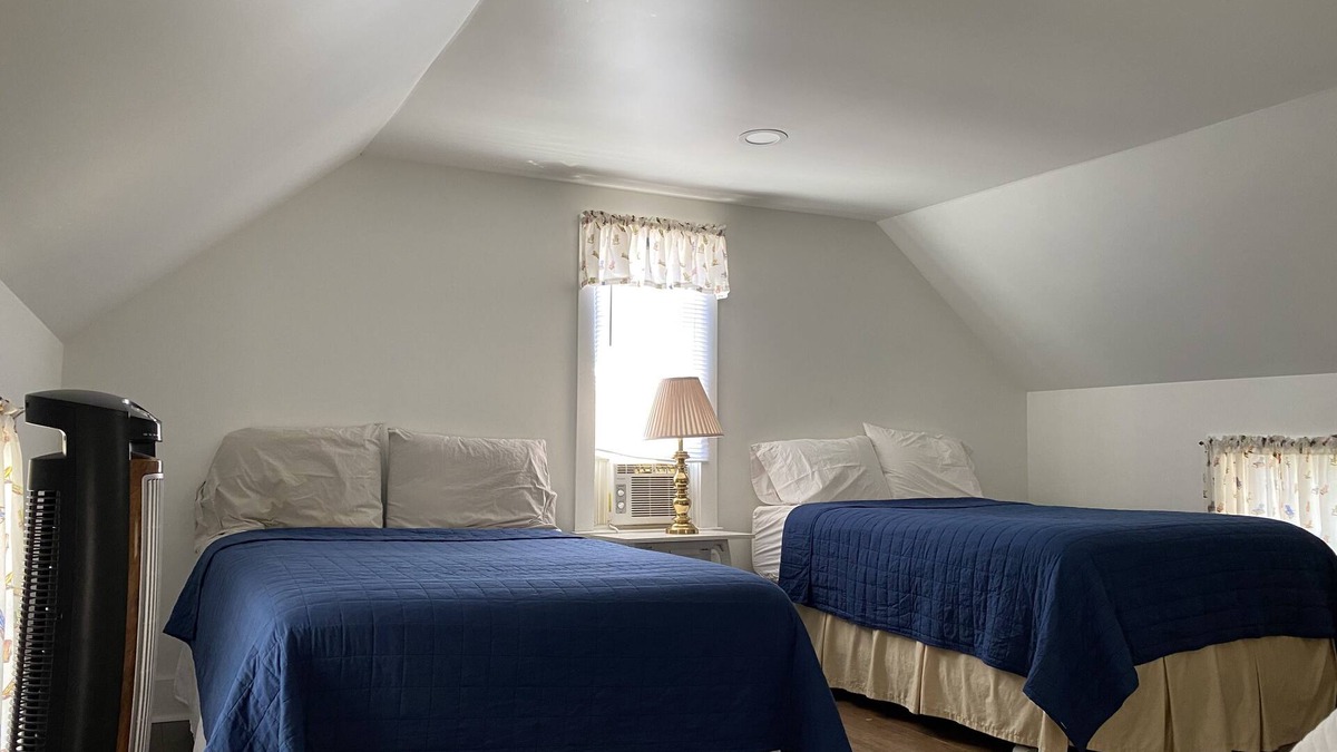Syracuse Cottage | Cozy Cottage in Oakwood Resort