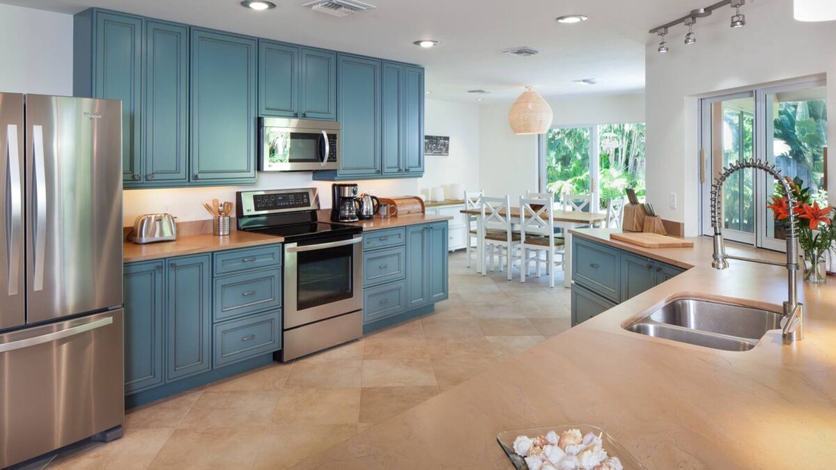 Park Shore Cottage | Cozy Cottage in pristine Park Shore location near beach with private heated pool