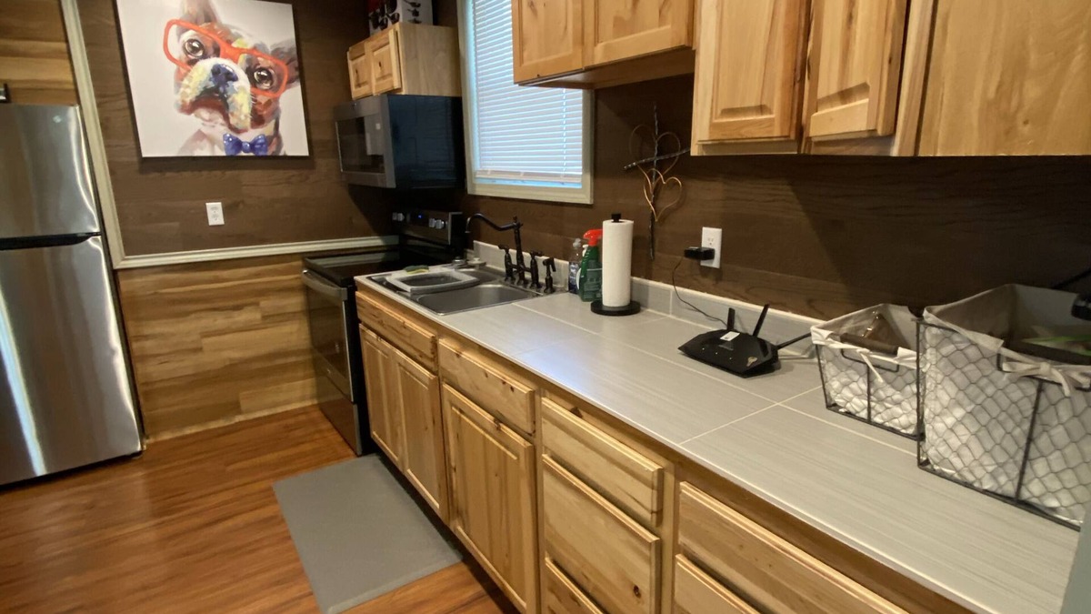 Webberville Cottage | Cozy cottage in the country w/hot tub! 20 minutes away from downtown Austin