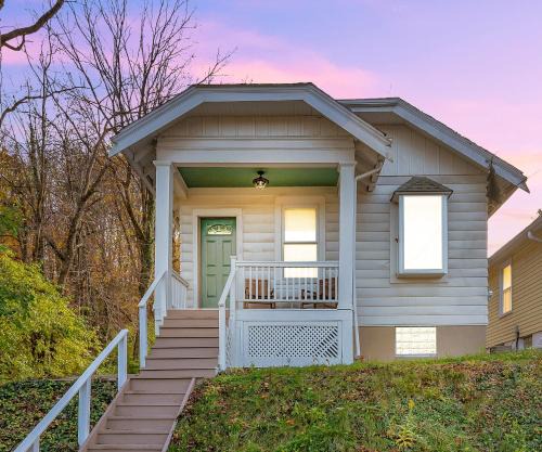 Roselawn Finance House | Cozy Cottage in the Heart of Hyde Park home