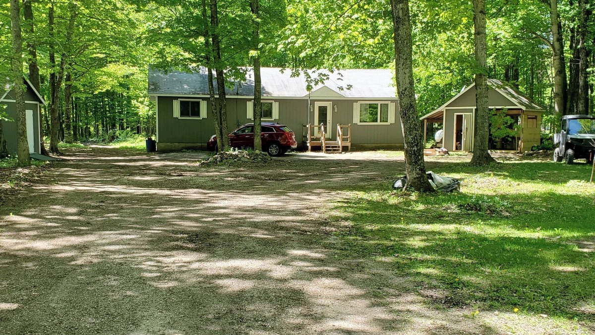 McMillan Cottage | Cozy Cottage in the U.P.