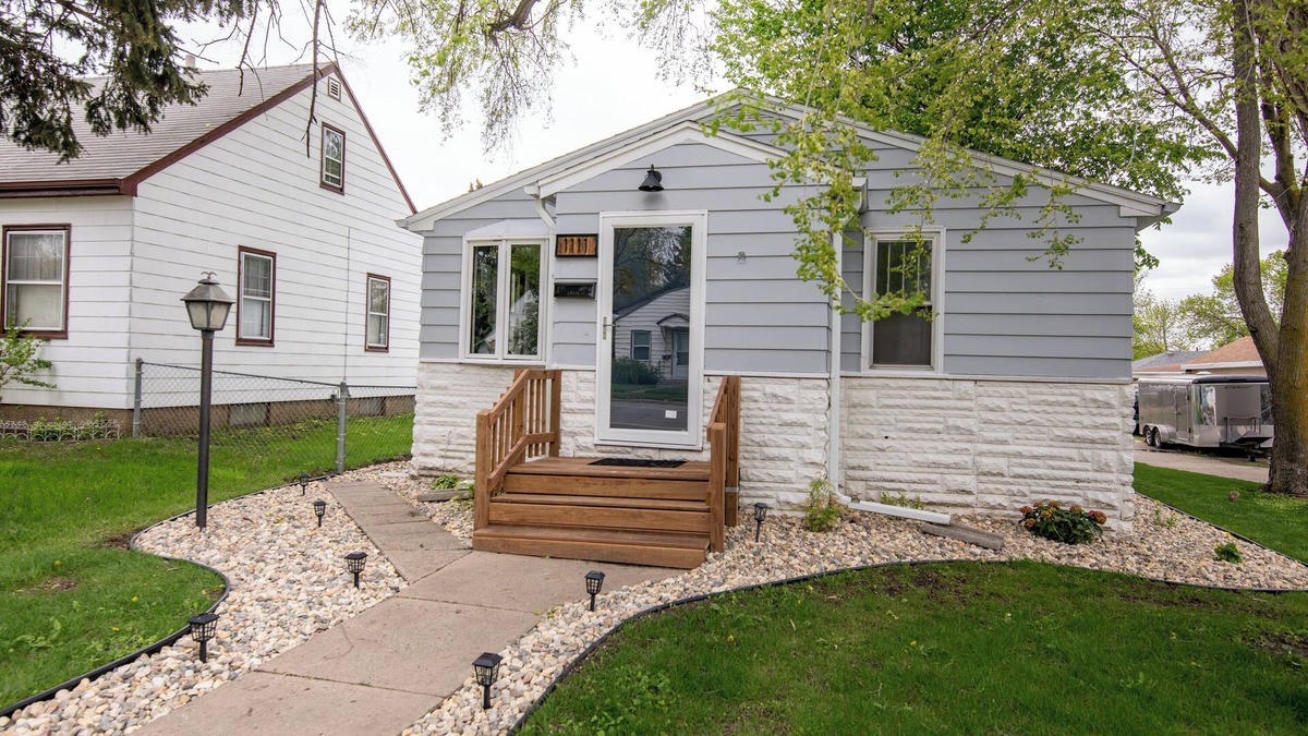 Sioux Falls House | Cozy Cottage in the city with 2 bedrooms close to Downtown