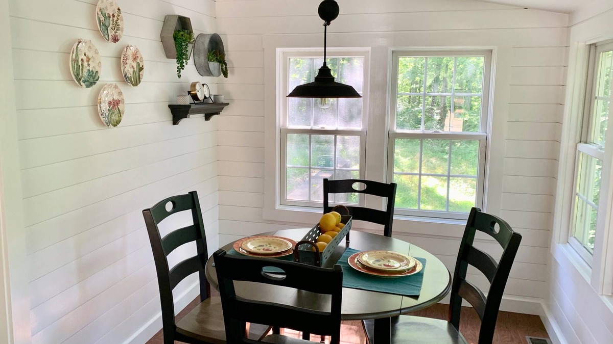 Carlisle House | Cozy Cottage in the Woods