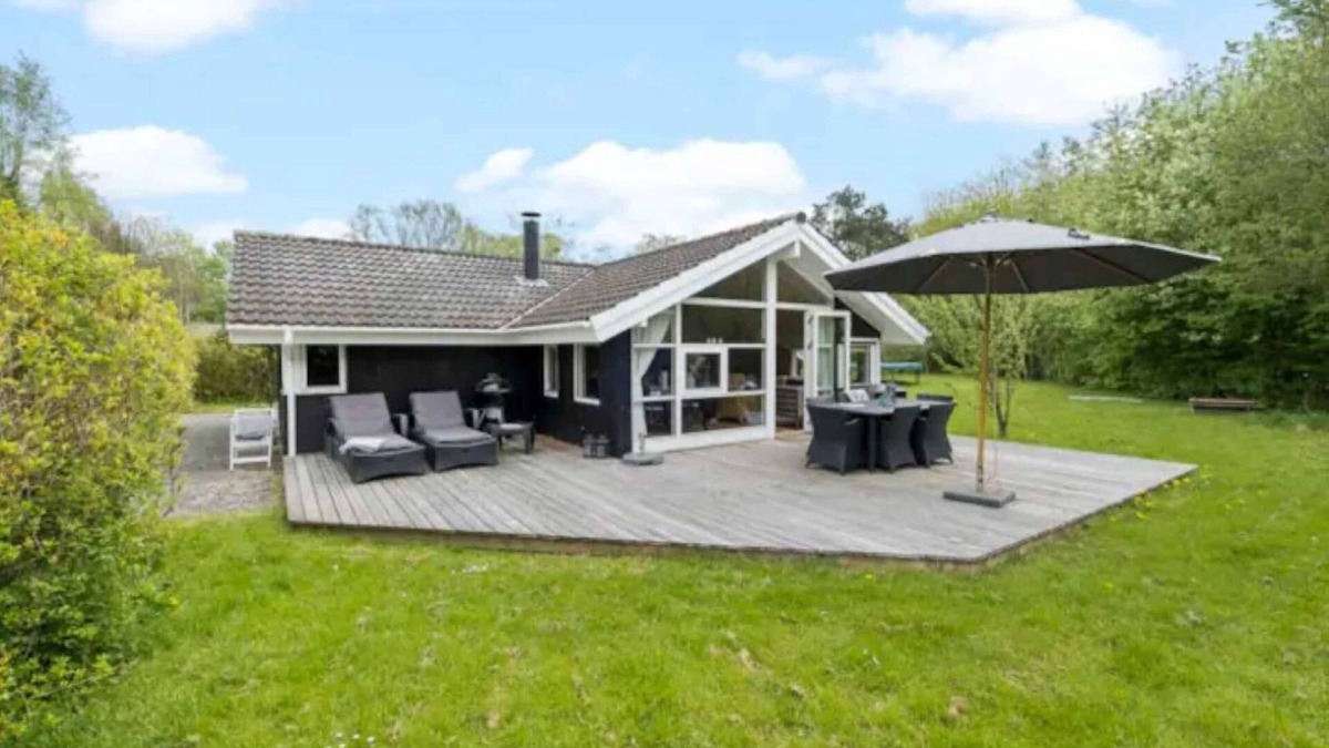 Dronningmolle House | Cozy cottage just 200 m from the beach