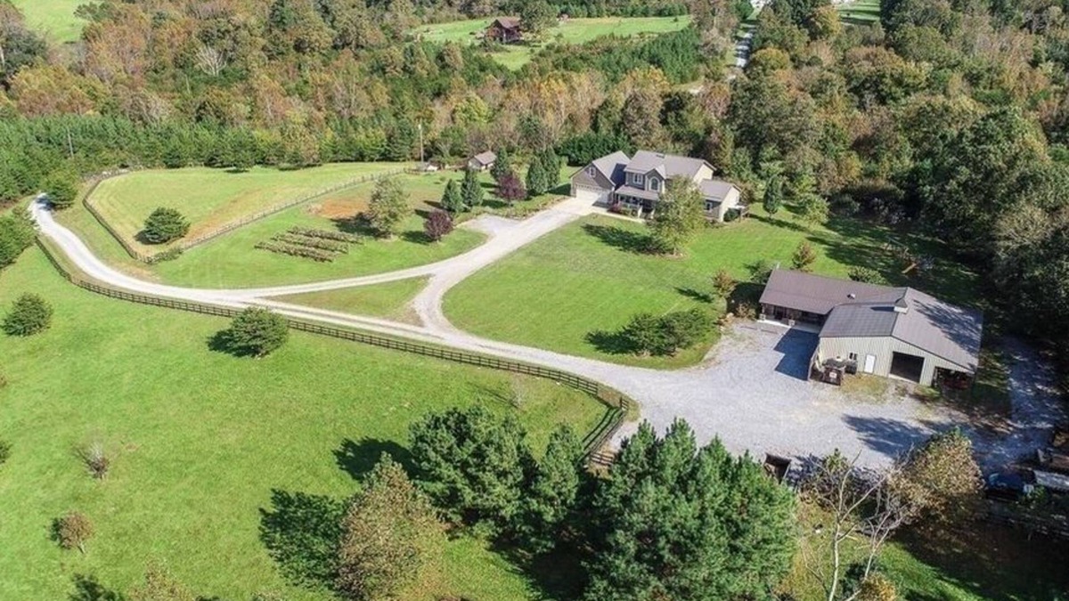 Evington House | Cozy cottage just on the outskirts of Lynchburg!