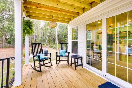 Southport House | Cozy Cottage Minutes to Downtown Southport!