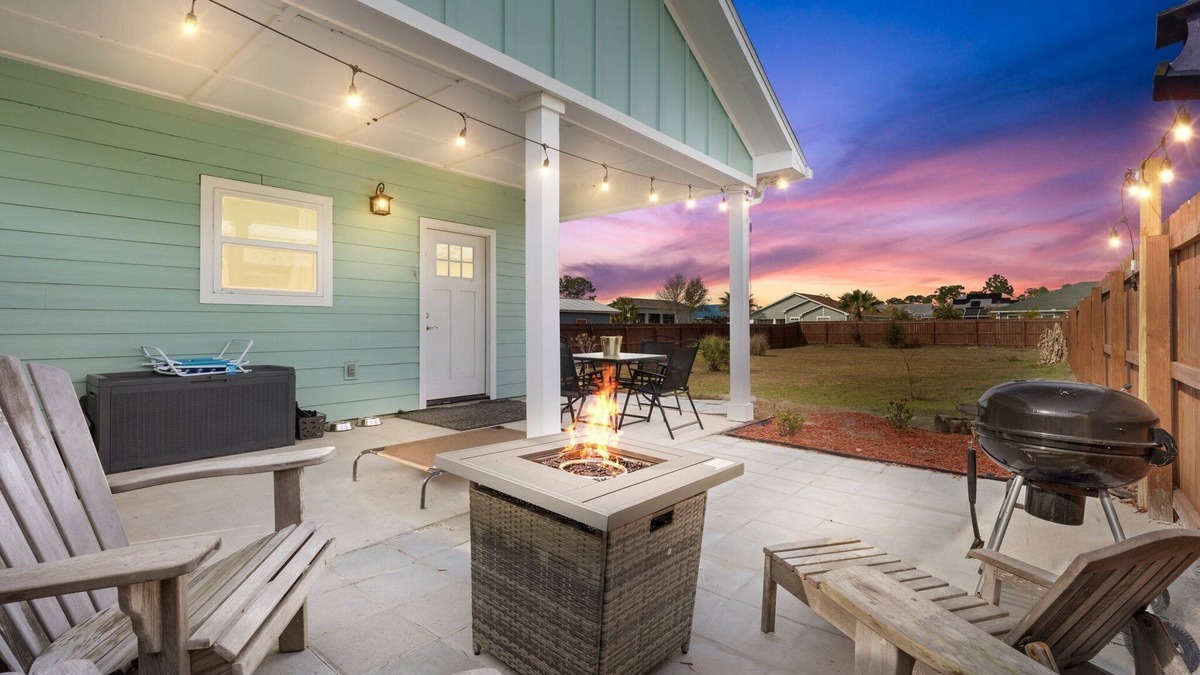 Port St. Joe Cottage | Cozy cottage near beach - Pet Friendly with large fenced yard
