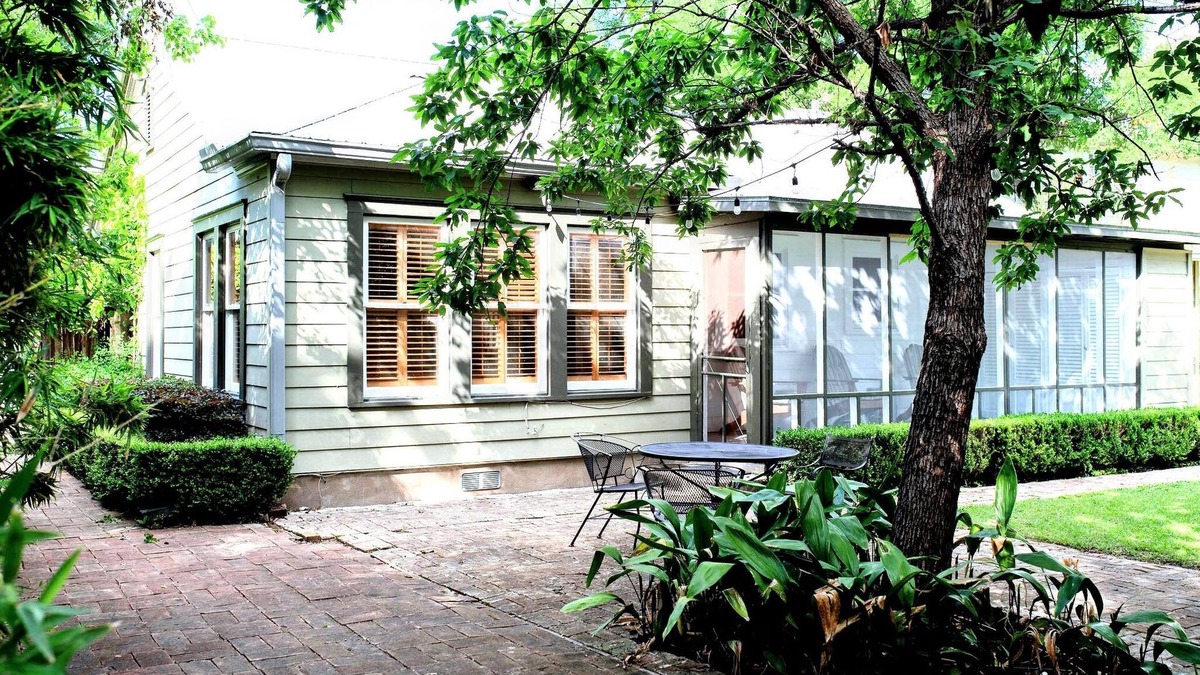 North University House | Cozy Cottage Near Downtown and University of Texas
