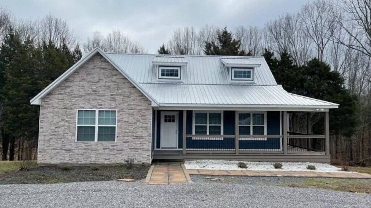 Cadiz House | Cozy Cottage near Lake Barkley.