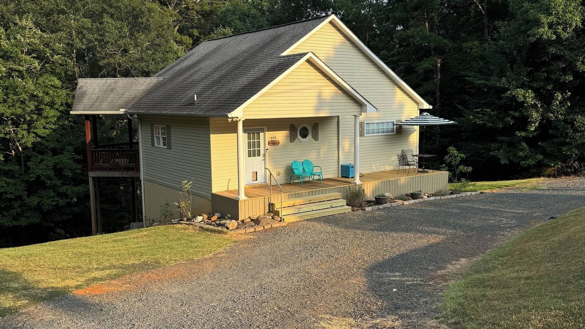 Albemarle House | Cozy Cottage near Lake Tillery, Uwharrie Forest. Bring boat or kayaks!