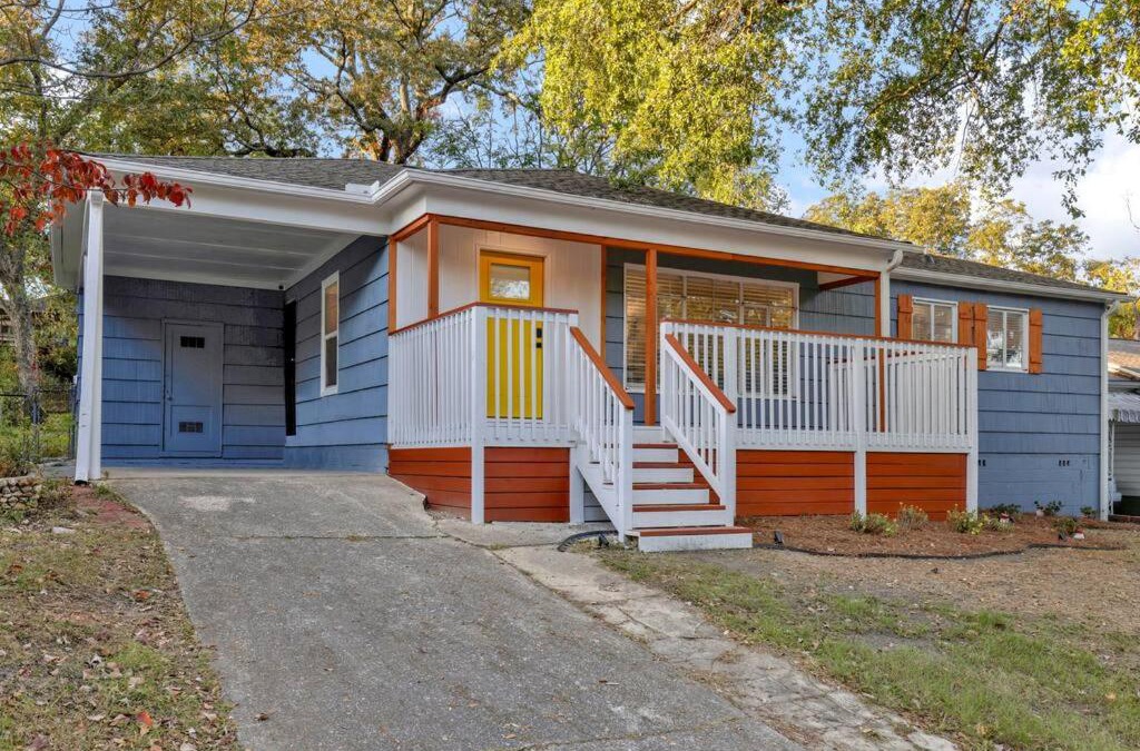 Norwood Villa | Cozy Cottage Near Protective