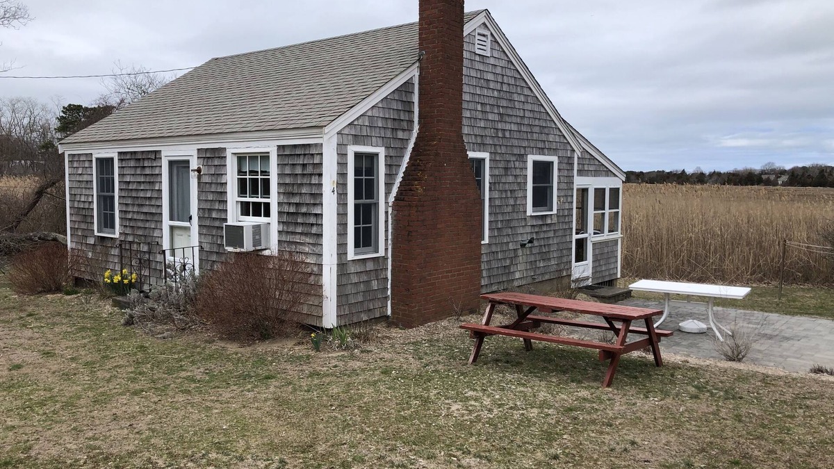 Orleans Cottage | Cozy Cottage Near Rock Harbor (2223)
