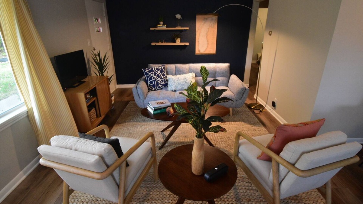 Holland House | Cozy Cottage Near Summer Fun!
