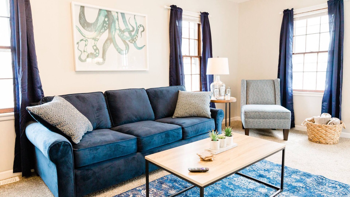 Huron House | Cozy Cottage Near The Lake & Cedar Point