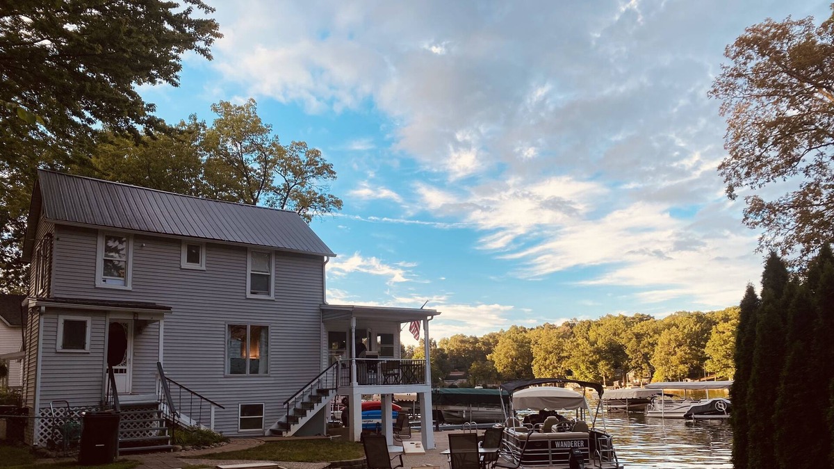 Rome City Cottage | Cozy cottage nestled on a beautiful all sports and fishing lake!