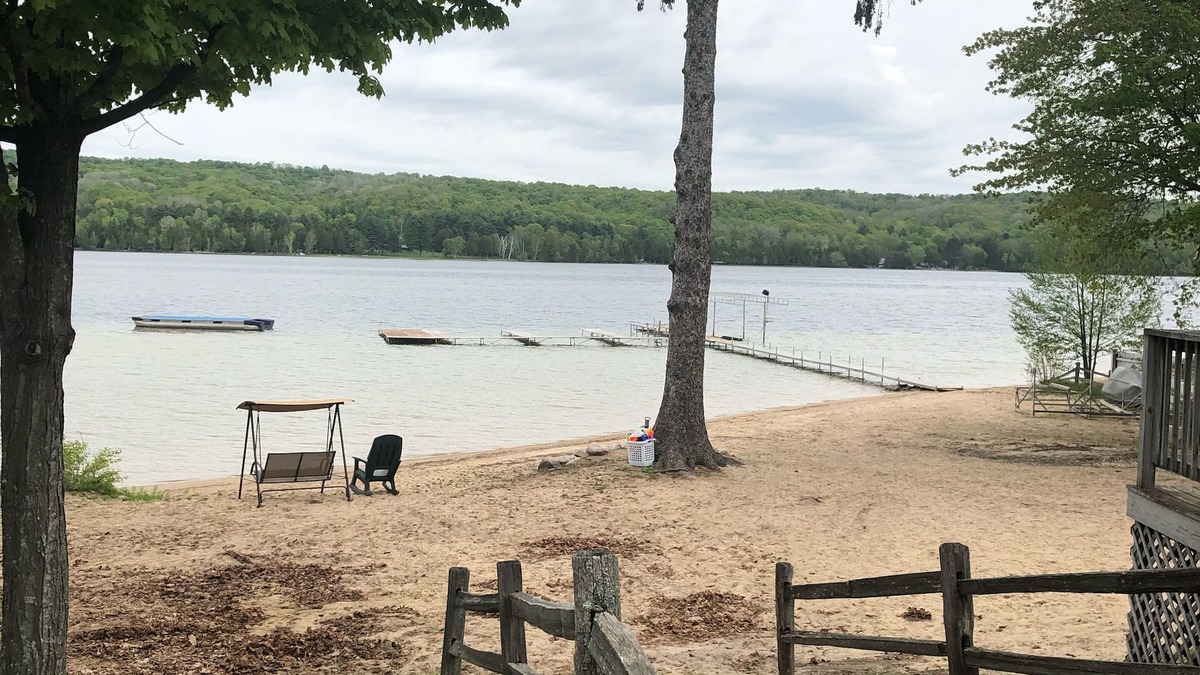 Bellaire Cottage | Cozy Cottage on a beautiful Beach Resort in Northern Michigan