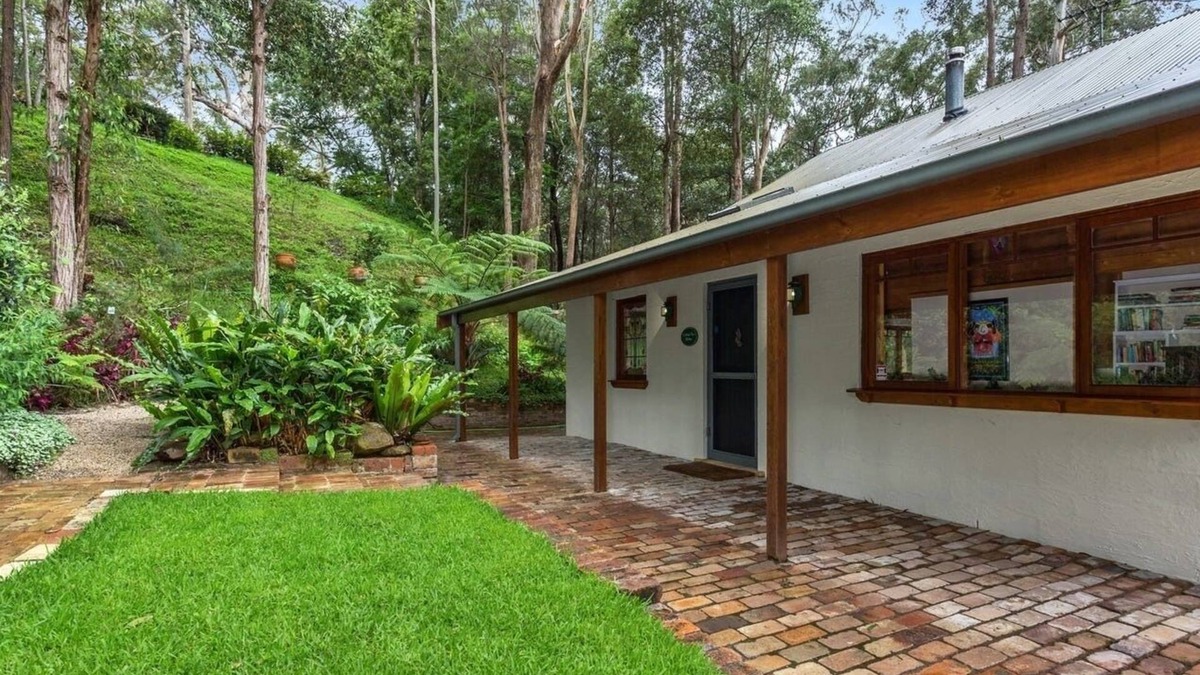 Galston Cottage | Cozy Cottage on an acreage bush setting closer to amenities.