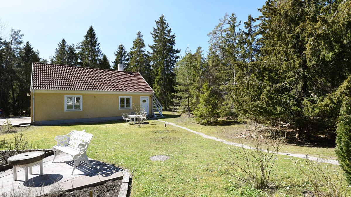 Larbro Apartment | Cozy cottage on Gotland with sauna near salty baths | SE12017