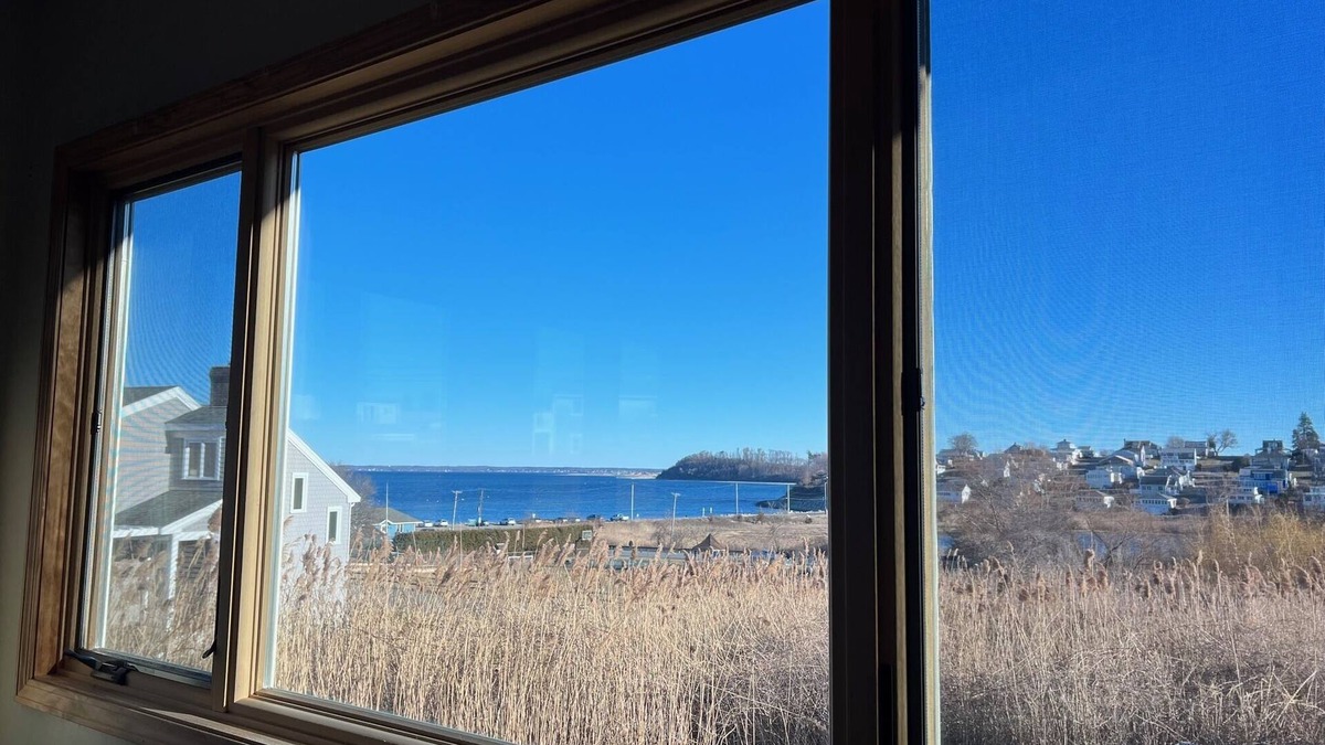 Great Neck Cottage | Cozy cottage on Great Neck, easy walk to Pavilion Beach!