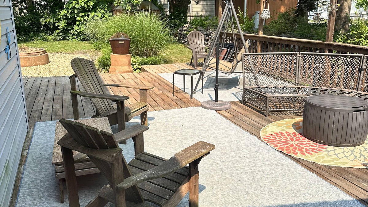Colonial Beach Cottage | Cozy cottage on the point - 2 blocks from river and bay!
