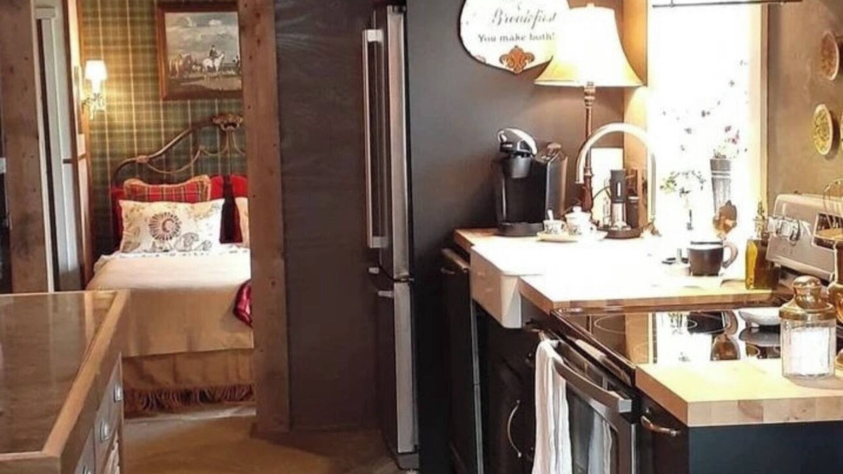 James Madison Cottage | Cozy cottage over seeing a beautiful farm view , A nice little getaway!