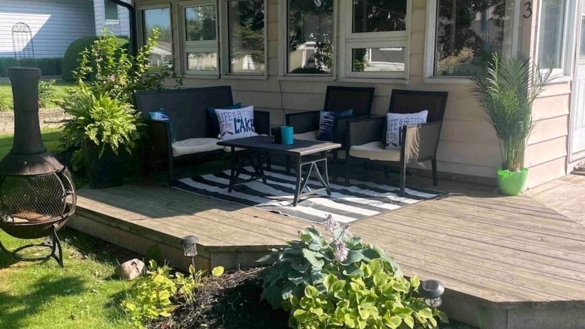 Long Point Cottage | Cozy cottage rental 1 min walk to sandy beach inside unesco world biosphere!