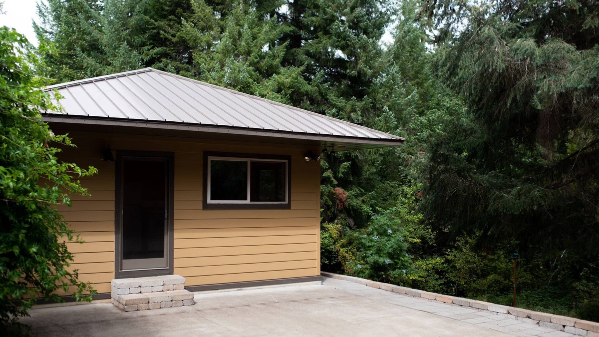 Corvallis Cottage | Cozy cottage retreat surrounded by acres of private forest and trails