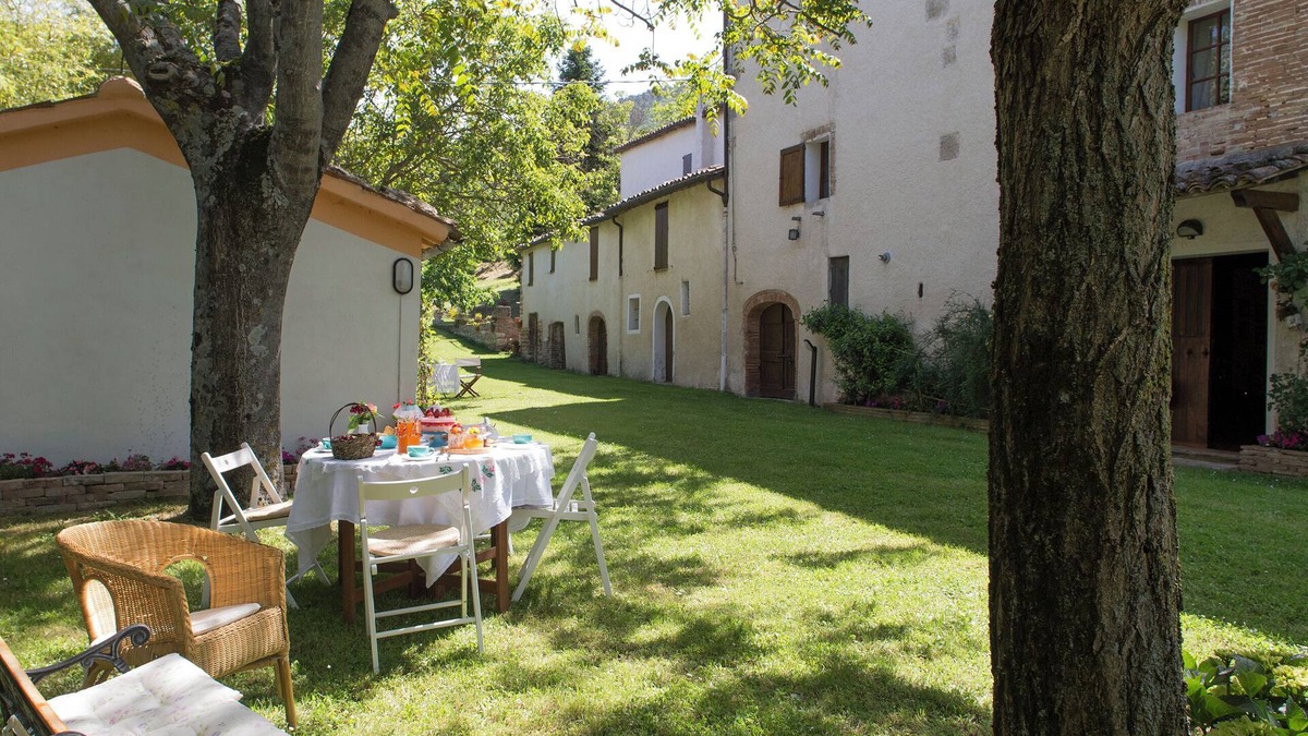 Fabriano House | Cozy cottage surrounded by a large garden in the hills of Le Marche