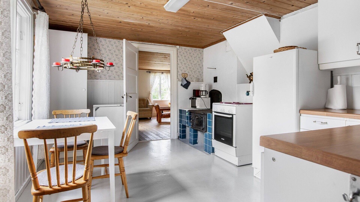 Ryd House | Cozy cottage with 500 m to lake and rowing boat | SE06025