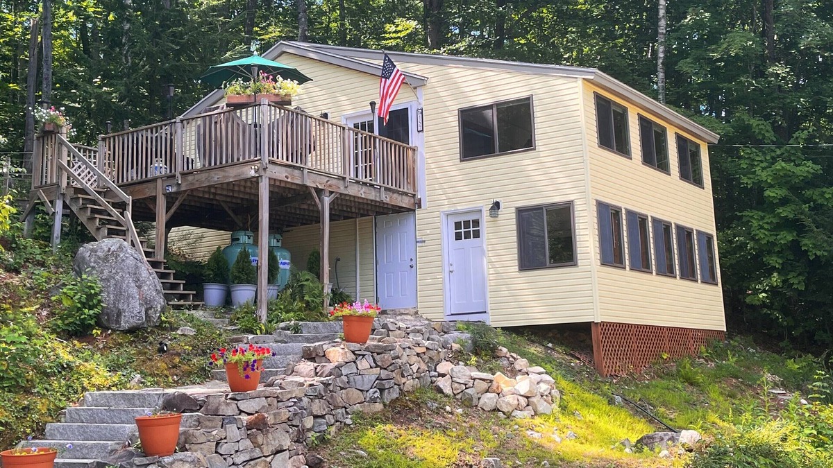 Alton Bay Cottage | Cozy cottage with beautiful lake views