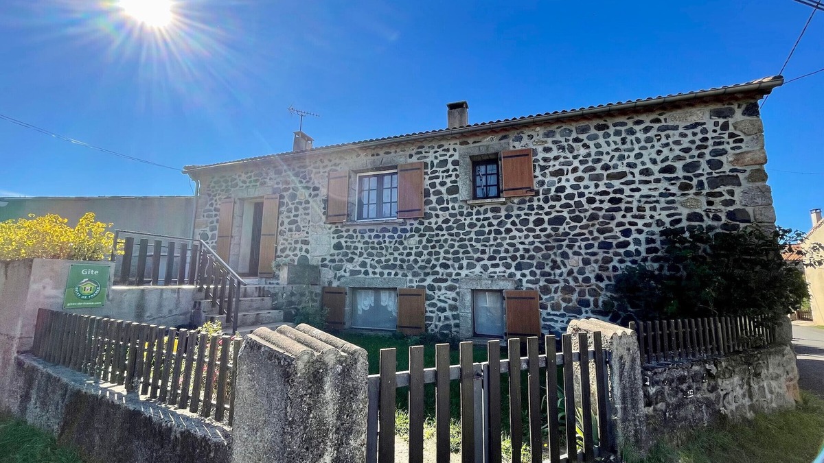 Saint-Haon Cottage | Cozy Cottage with Fireplace, Terrace, and Baby Equipment near Village, Lake, and Cliffs