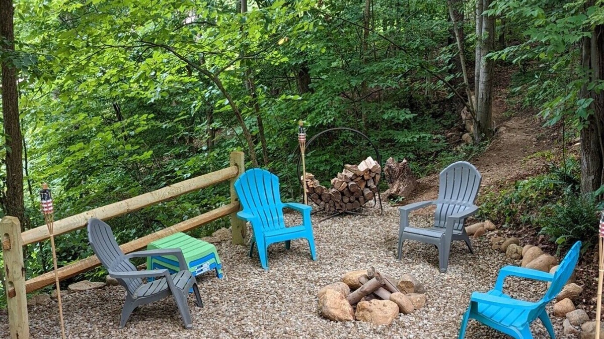 Perrysville Cabin | Cozy cottage with hot tub. Relax and enjoy family time and nature.