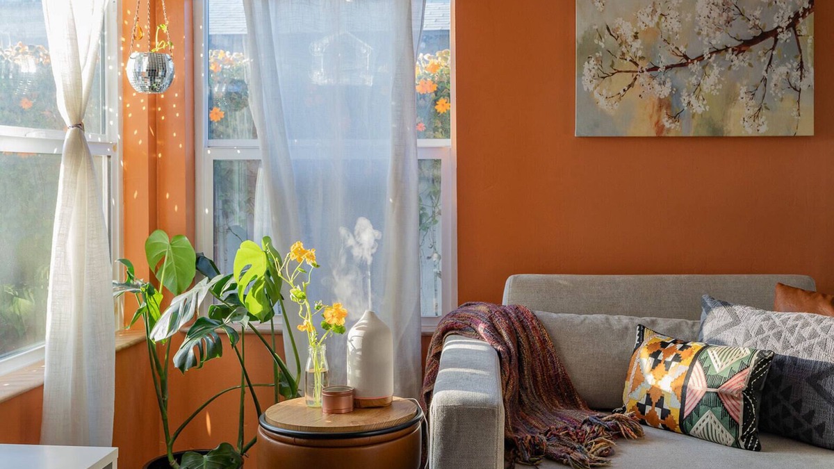 City Heights Cottage | Cozy cottage with hot tub in secret garden near canyons trails, City Heights