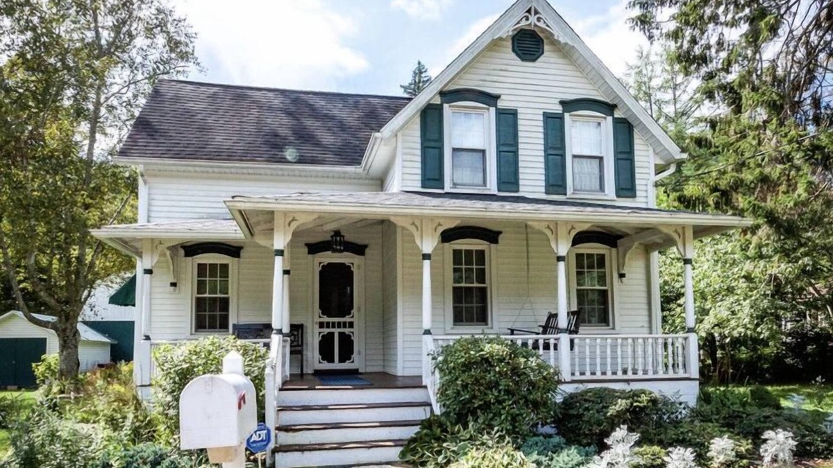 Benton House | Cozy cottage with Mountain Views - near Ricketts Glen