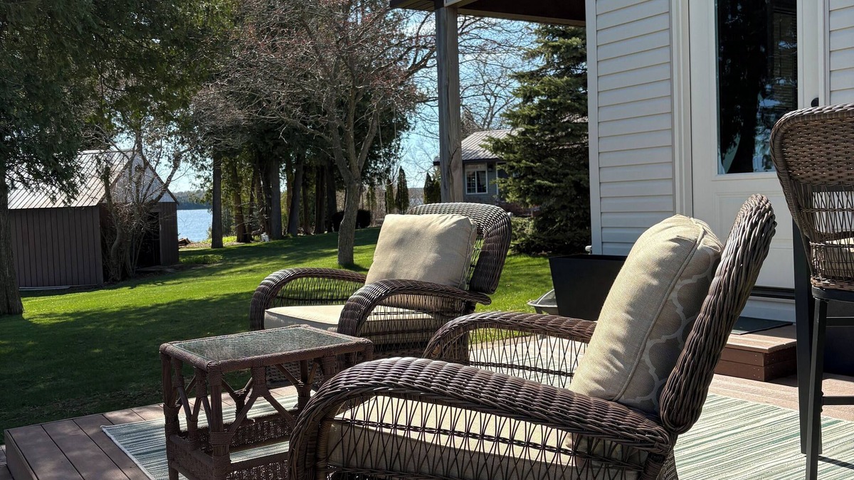 Garden Township Cottage | Cozy cottage with pond and lake views in charming Garden