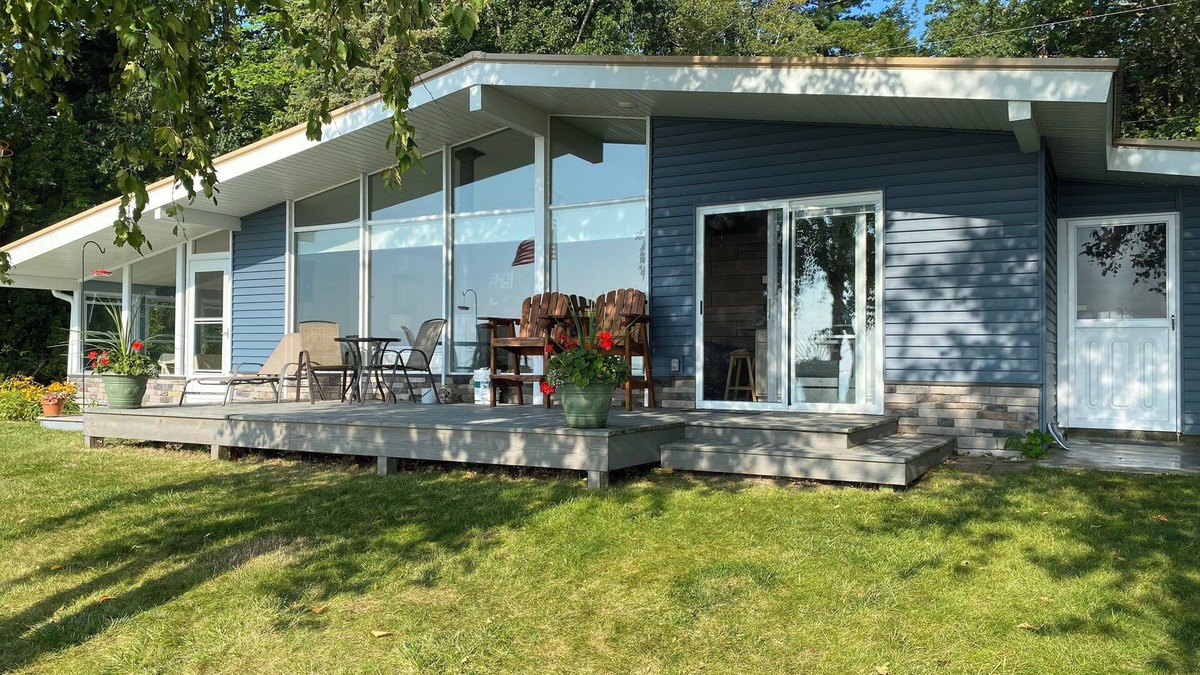 Au Gres Cottage | Cozy Cottage with private beach front on Lake Huron- short drive to Tawas City!