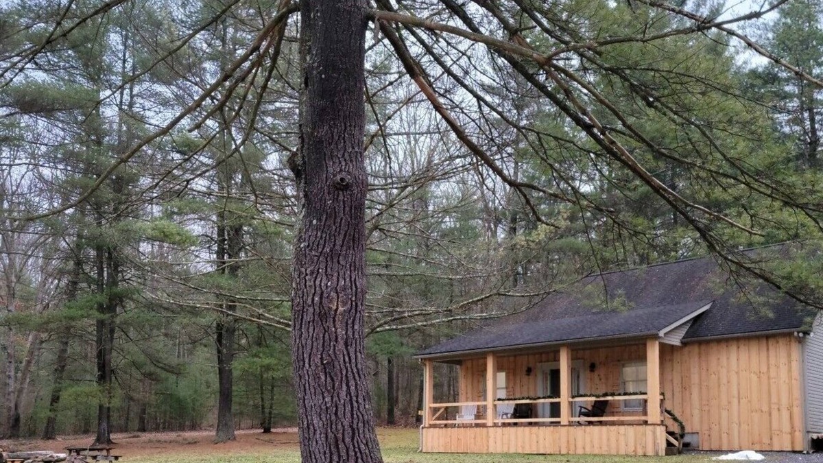 Wells Tannery Cottage | Cozy Cottage with Hiking and Biking ~Hot Tub~