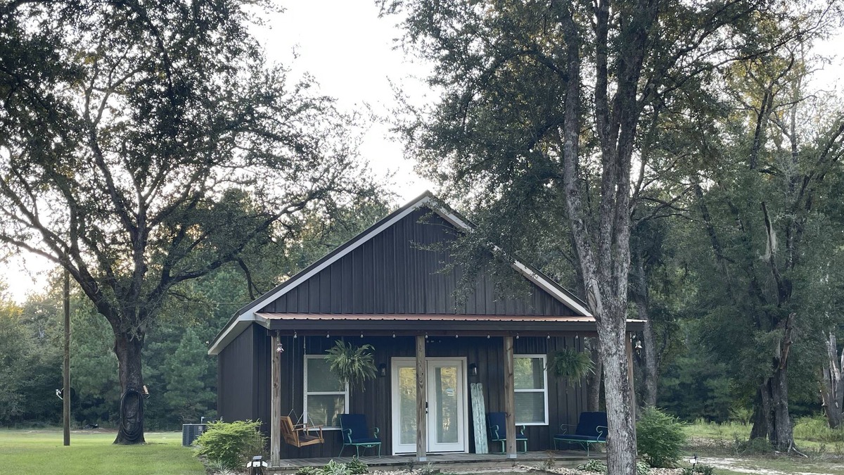Washington County Cottage | Cozy Country Cottage - 45 minutes from the World’s Most Beautiful Beaches!