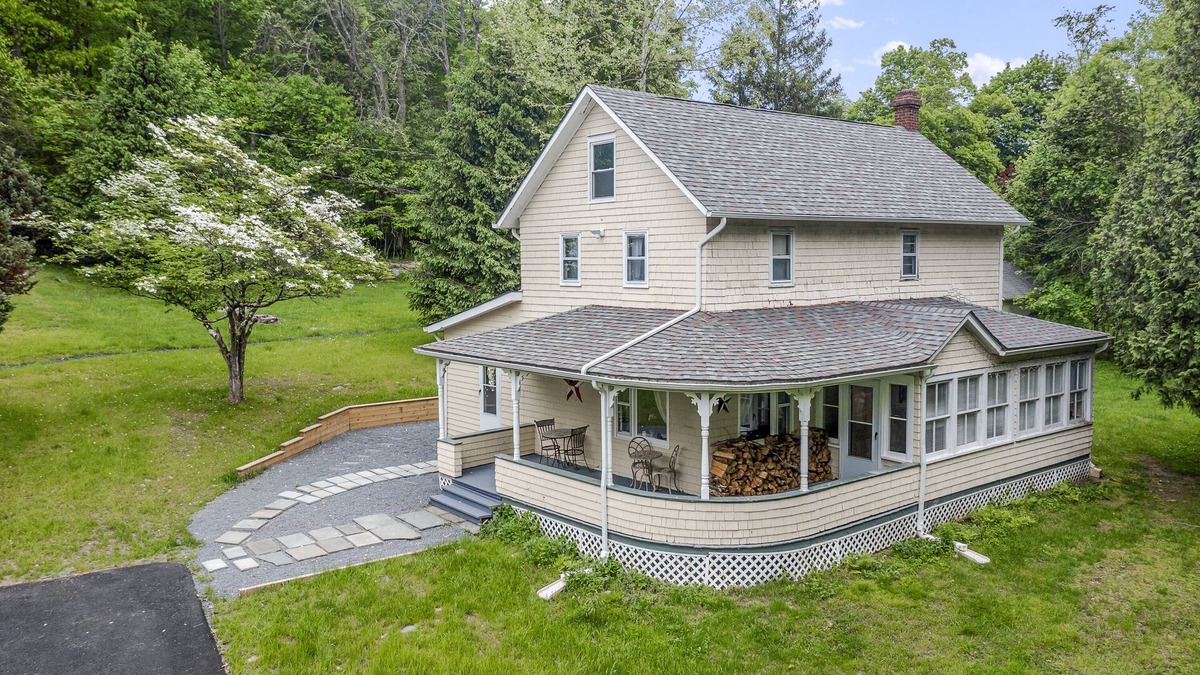Lackawaxen Other | Cozy country farmhouse by the Delaware River