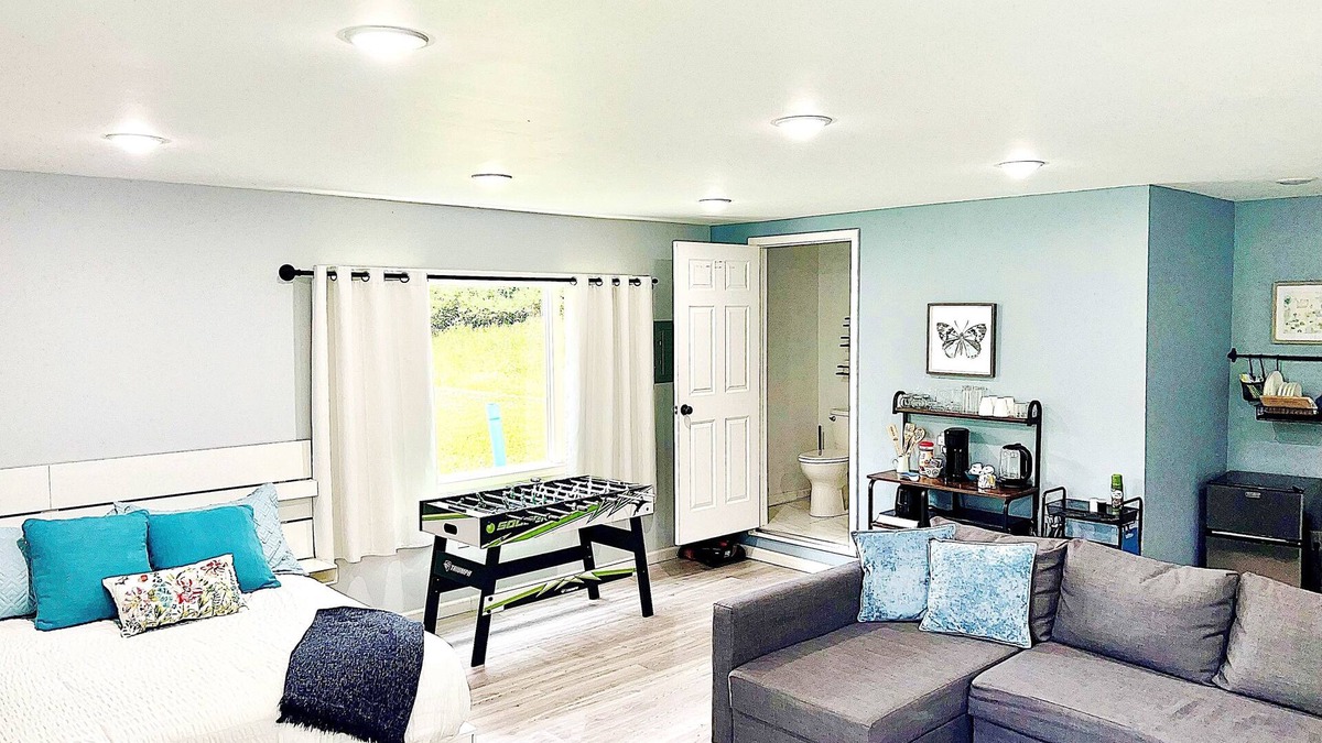 Olean Cottage | Cozy Country Get Away Suite with a view of the Enchanted Mountains