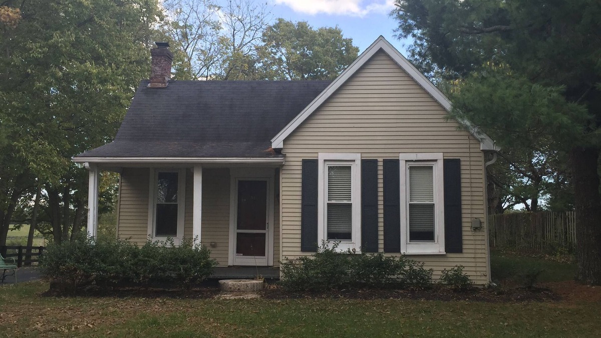 Lexington Cottage | Cozy Country Setting on 10 acres w/fishing pond, tennis and pickleball