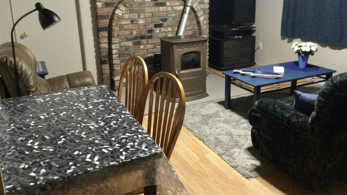 North Cowichan House | Cozy Country Suite near Cowichan Exhibition grounds